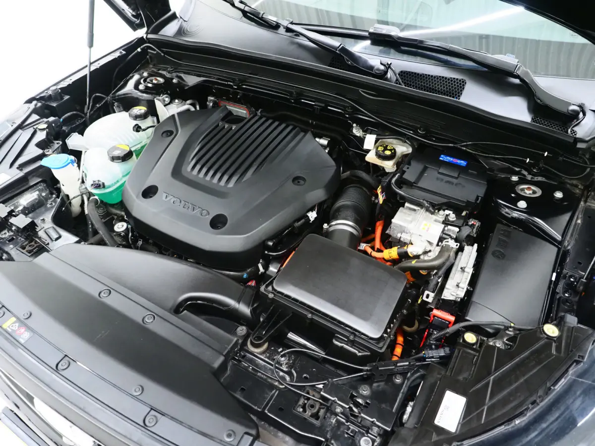 1.5 T5 Plug-in hybrid Ultimate Dark | Panoramadak | Pilot Assist | Harman/Kardon | Leder | Keyless | 360 | BLIS | Carplay