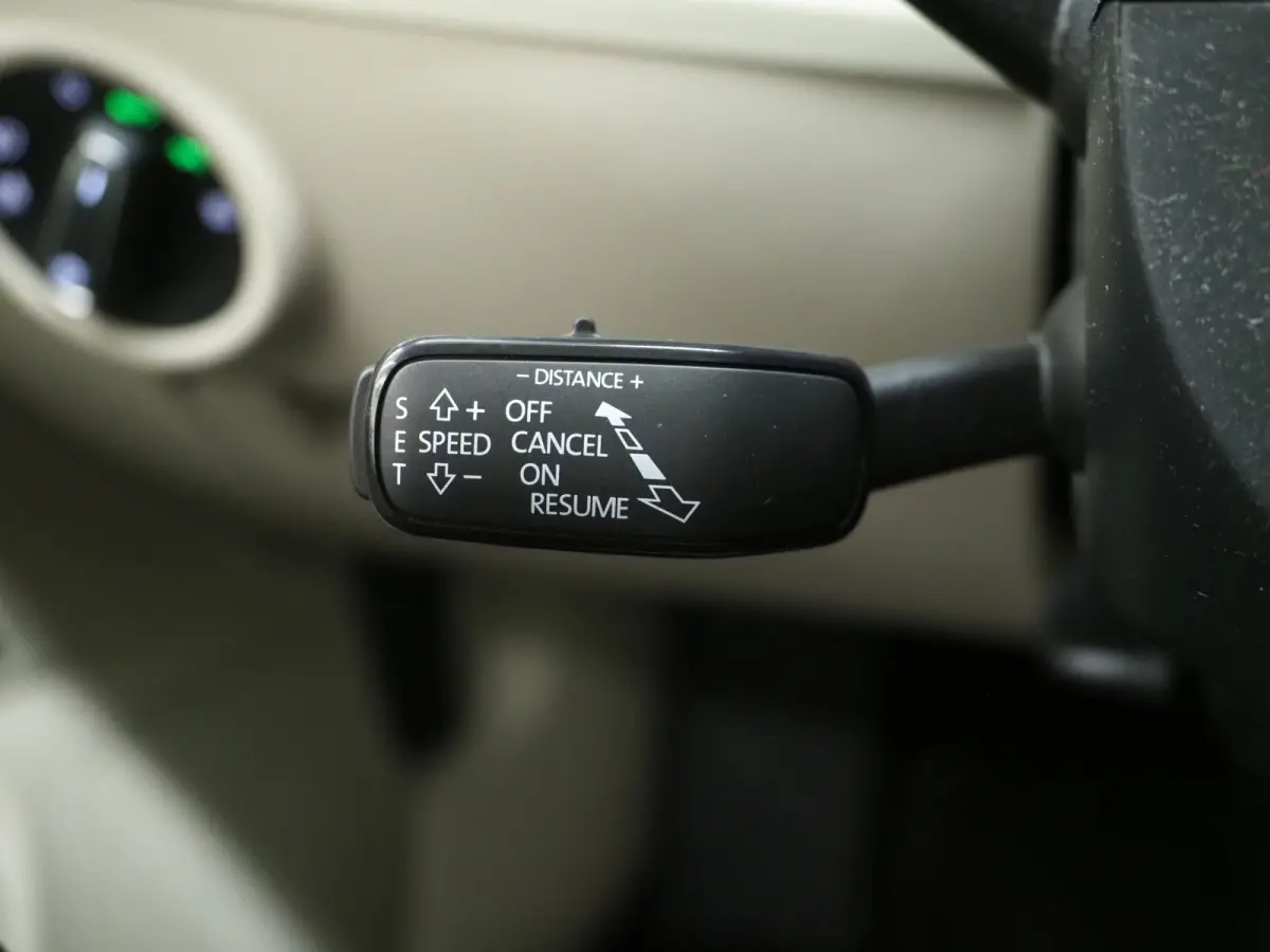 1.4 TSI iV Laurin & Klement | Leder | Trekhaak | Canton | Adaptive Cruise | Keyless | Sfeerlicht | Memory | Carplay