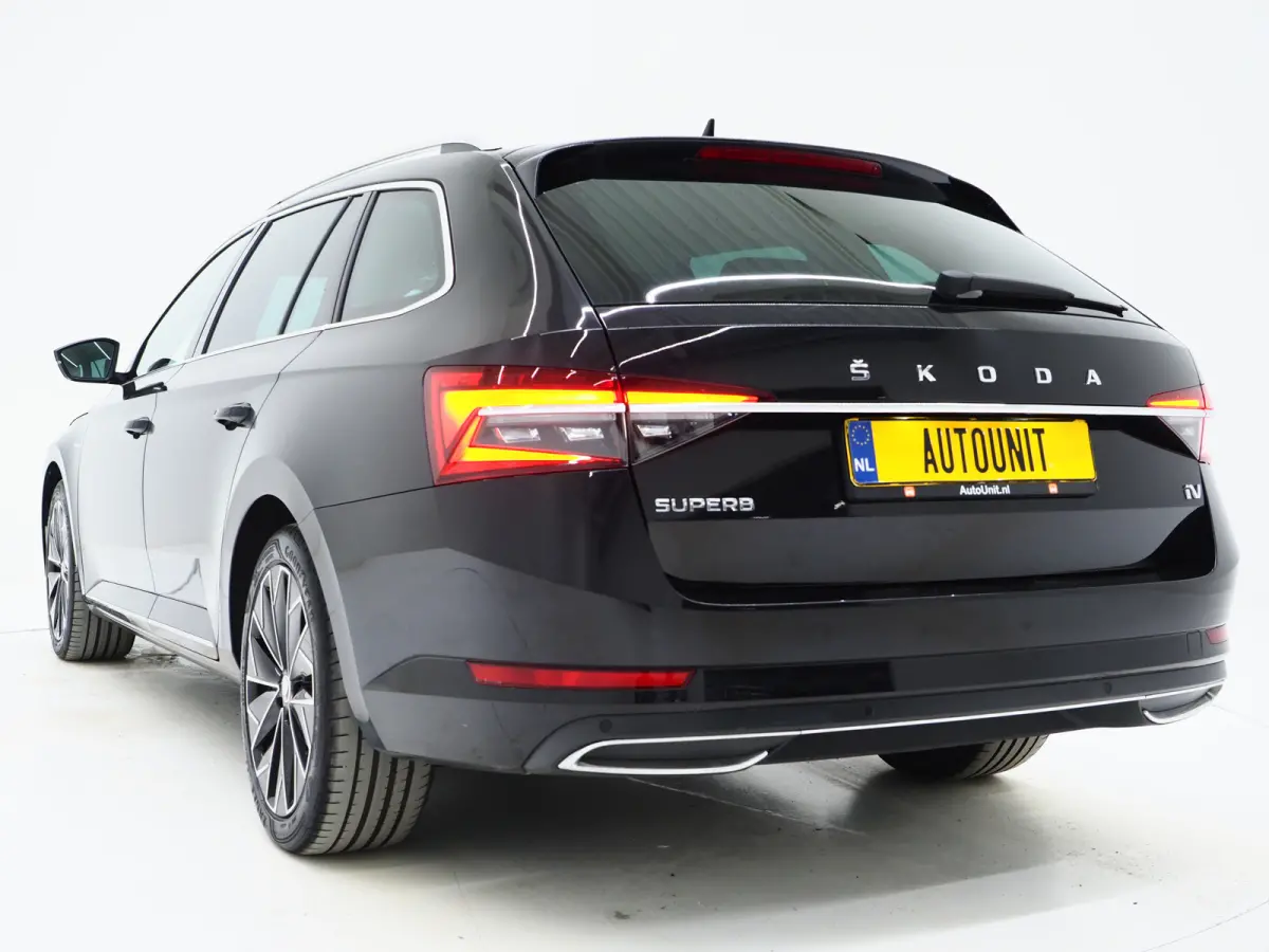 1.4 TSI iV Laurin & Klement | Leder | Trekhaak | Canton | Adaptive Cruise | Keyless | Sfeerlicht | Memory | Carplay