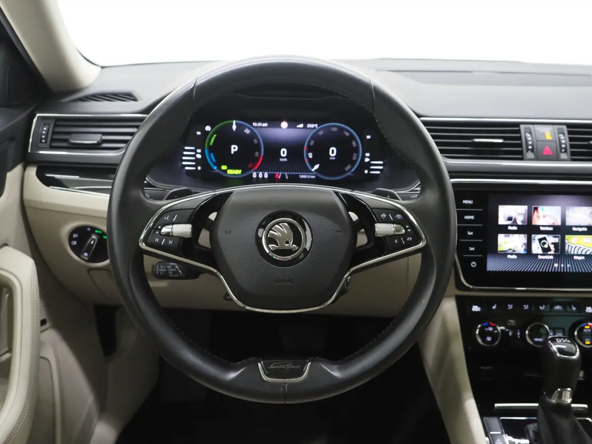 1.4 TSI iV Laurin & Klement | Leder | Trekhaak | Canton | Adaptive Cruise | Keyless | Sfeerlicht | Memory | Carplay