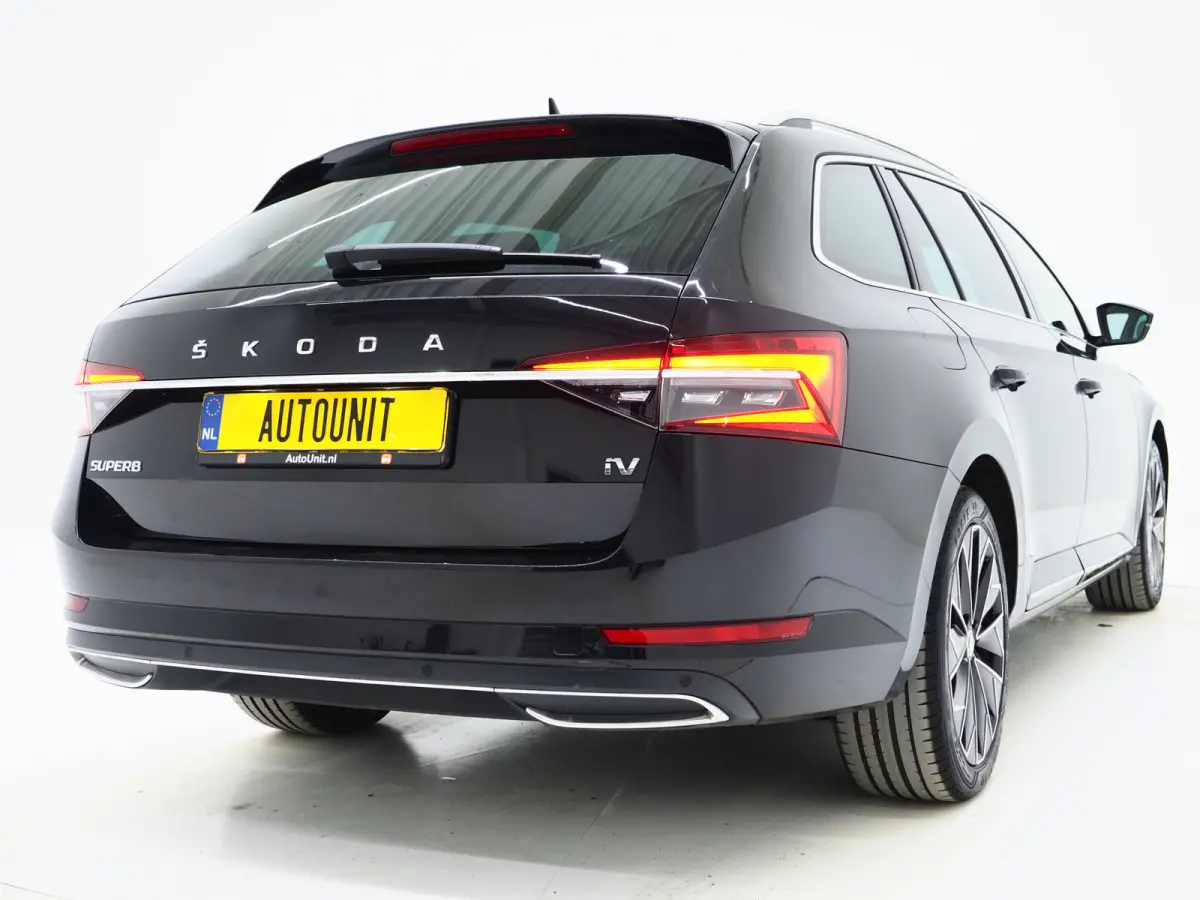 1.4 TSI iV Laurin & Klement | Leder | Trekhaak | Canton | Adaptive Cruise | Keyless | Sfeerlicht | Memory | Carplay