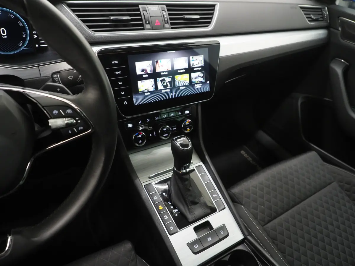 1.4 TSI iV 218PK | Panoramadak | Virtual | Adaptive Cruise | Stoelverwarming | DAB | PDC | Carplay