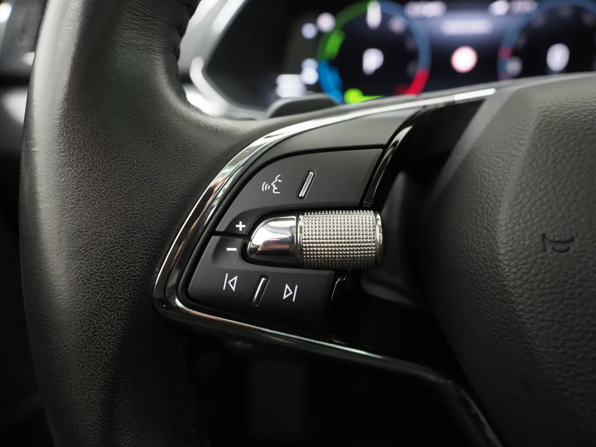 1.4 TSI iV 218PK | Panoramadak | Virtual | Adaptive Cruise | Stoelverwarming | DAB | PDC | Carplay
