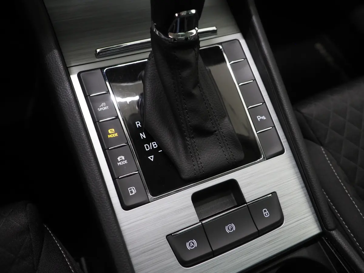 1.4 TSI iV 218PK | Panoramadak | Virtual | Adaptive Cruise | Stoelverwarming | DAB | PDC | Carplay