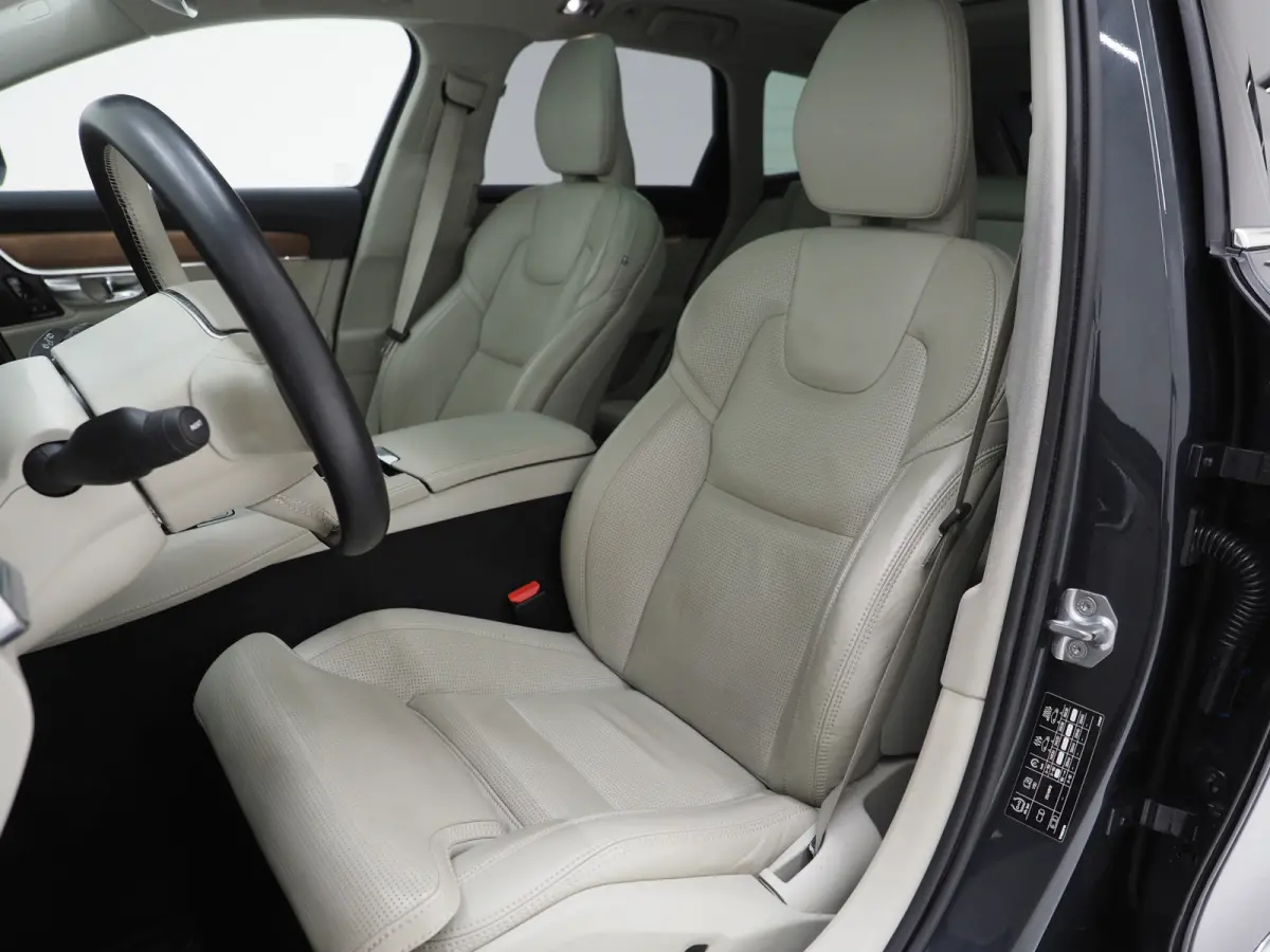 2.0 T8 AWD Inscription | Panoramadak | Massage | Pilot Assist | HUD | Leder | Keyless | 360 | BLIS | Carplay