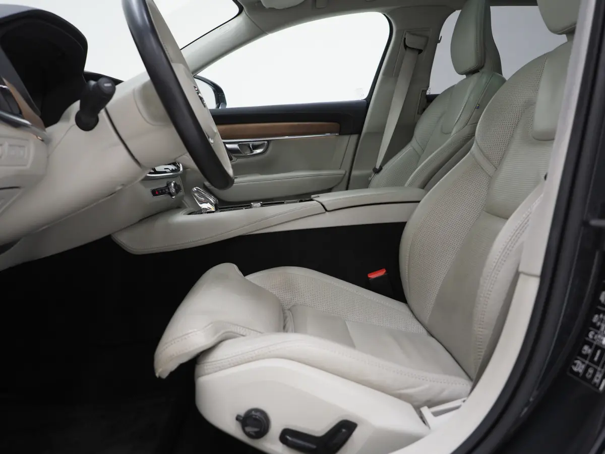 2.0 T8 AWD Inscription | Panoramadak | Massage | Pilot Assist | HUD | Leder | Keyless | 360 | BLIS | Carplay