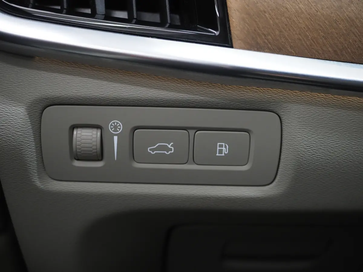 2.0 T8 AWD Inscription | Panoramadak | Massage | Pilot Assist | HUD | Leder | Keyless | 360 | BLIS | Carplay