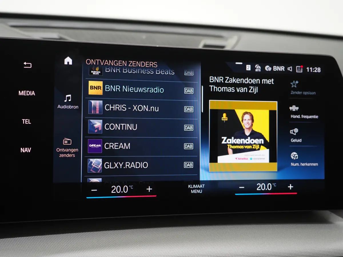 xDrive25e Individual | Panoramadak | Leder | Camera | Keyless | Cruise | Virtual | DAB | Carplay