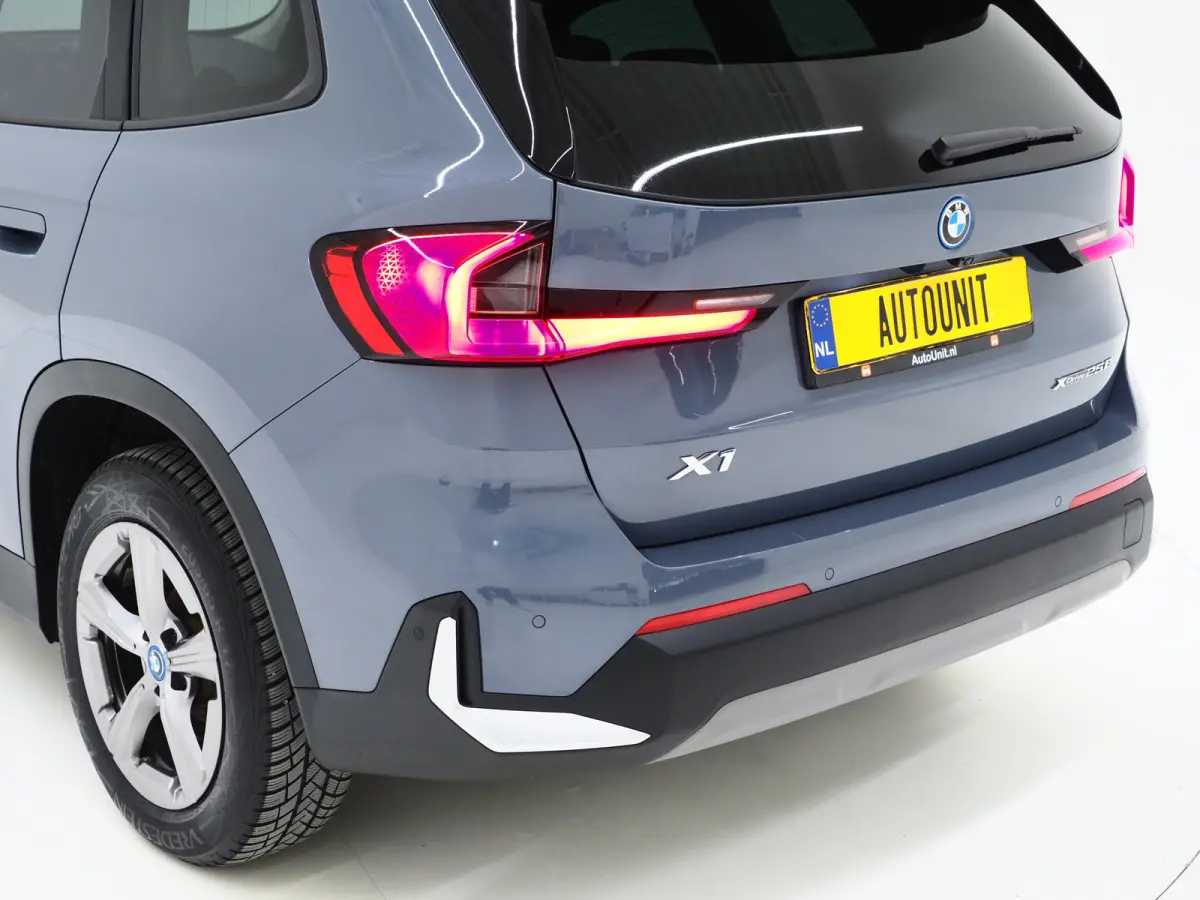 xDrive25e Individual | Panoramadak | Leder | Camera | Keyless | Cruise | Virtual | DAB | Carplay