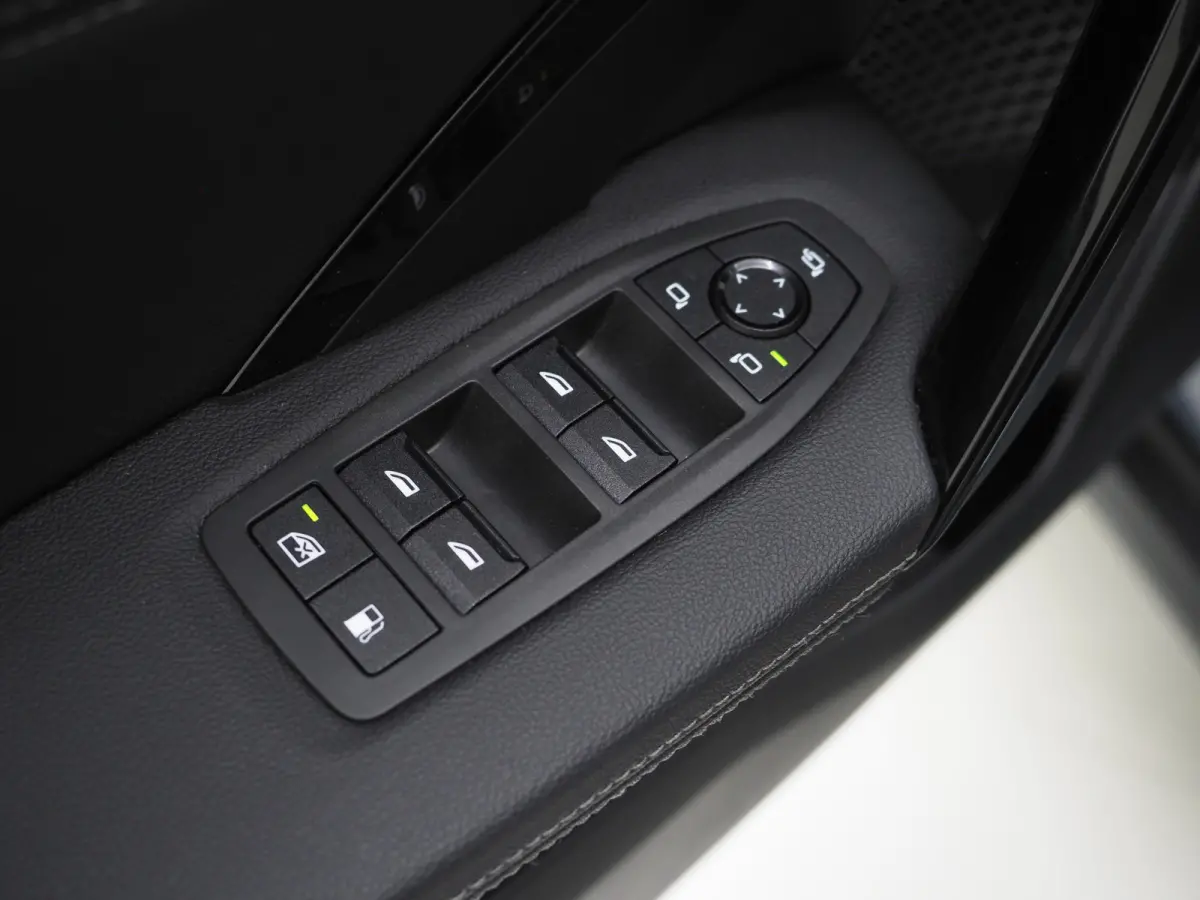 xDrive25e Individual | Panoramadak | Leder | Camera | Keyless | Cruise | Virtual | DAB | Carplay