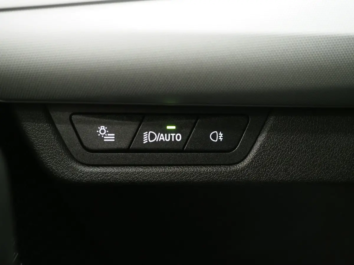 xDrive25e Individual | Panoramadak | Leder | Camera | Keyless | Cruise | Virtual | DAB | Carplay