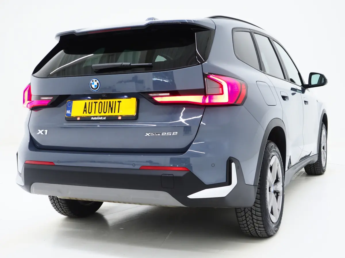 xDrive25e Individual | Panoramadak | Leder | Camera | Keyless | Cruise | Virtual | DAB | Carplay