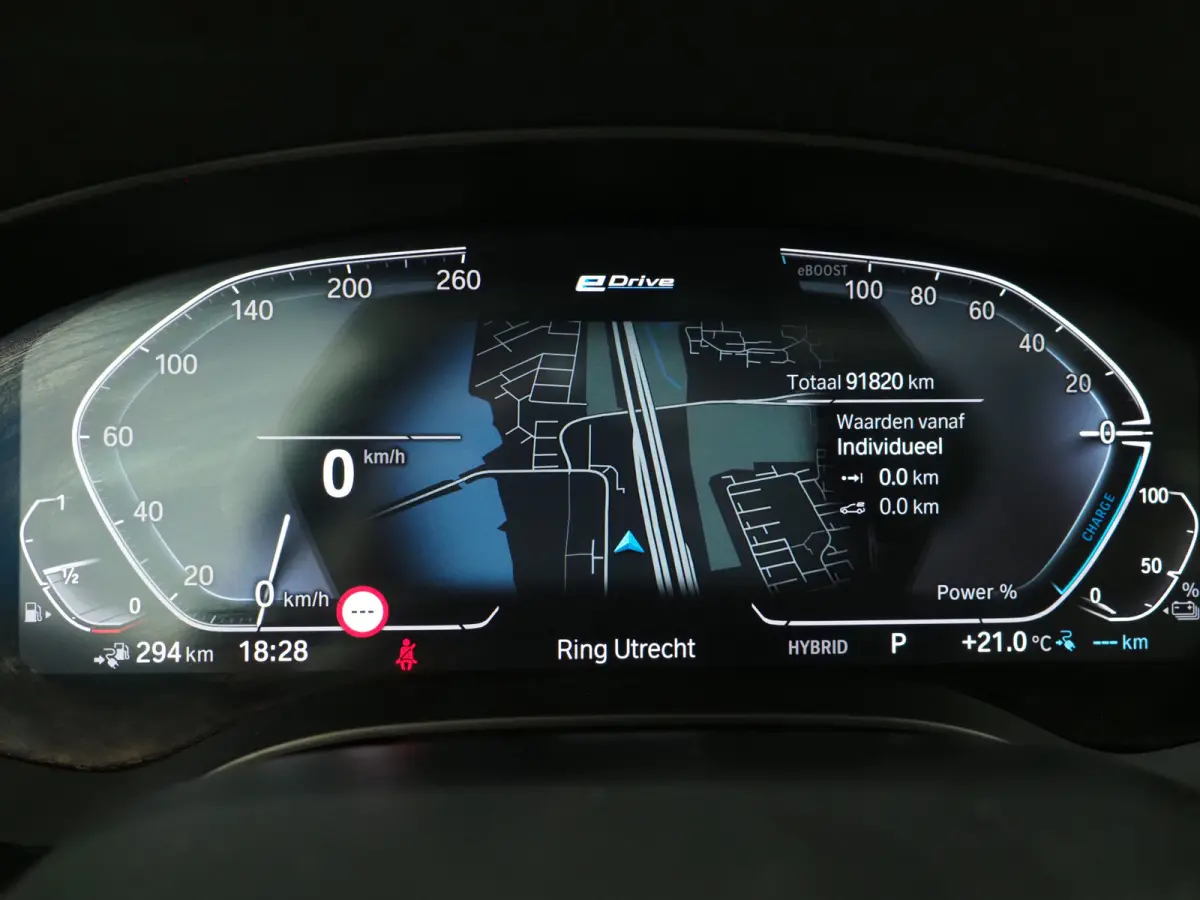 520e | Panoramadak | LED Grille | Trekhaak | Leder | HUD | 360 | Dodehoek | Sfeerlicht | Memory | Carplay