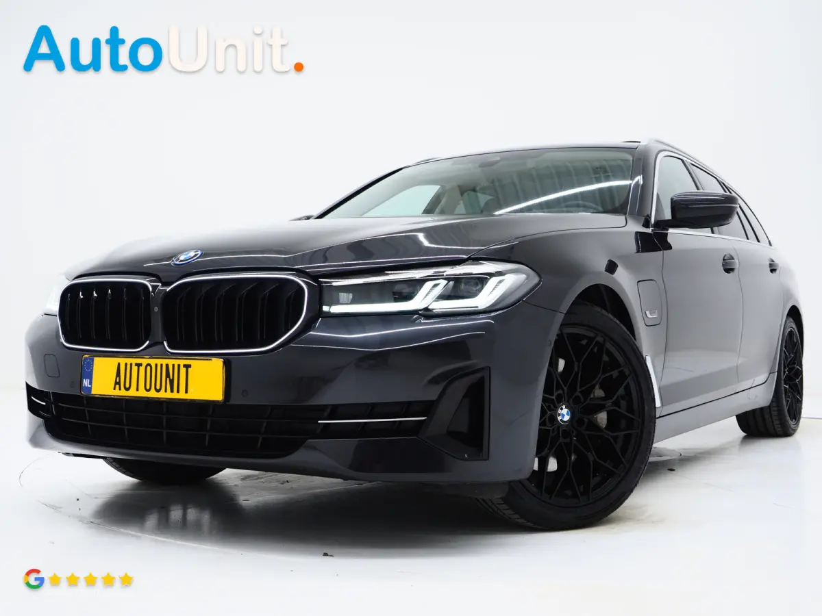 520e | Panoramadak | LED Grille | Trekhaak | Leder | HUD | 360 | Dodehoek | Sfeerlicht | Memory | Carplay