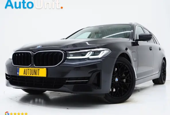 520e | Panoramadak | LED Grille | Trekhaak | Leder | HUD | 360 | Dodehoek | Sfeerlicht | Memory | Carplay