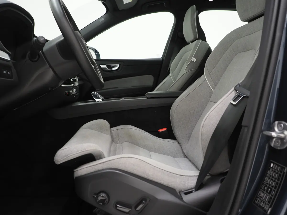 2.0 T6 Plug-in hybrid AWD Ultimate Long Range | Panoramadak | Luchtvering | Tailored Wool Blend | Trekhaak | HUD | Harman/Kardon