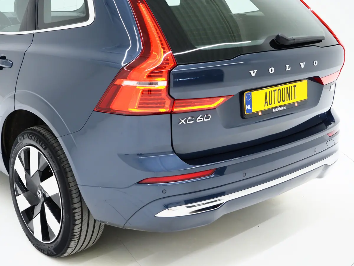 2.0 T6 Plug-in hybrid AWD Ultimate Long Range | Panoramadak | Luchtvering | Tailored Wool Blend | Trekhaak | HUD | Harman/Kardon