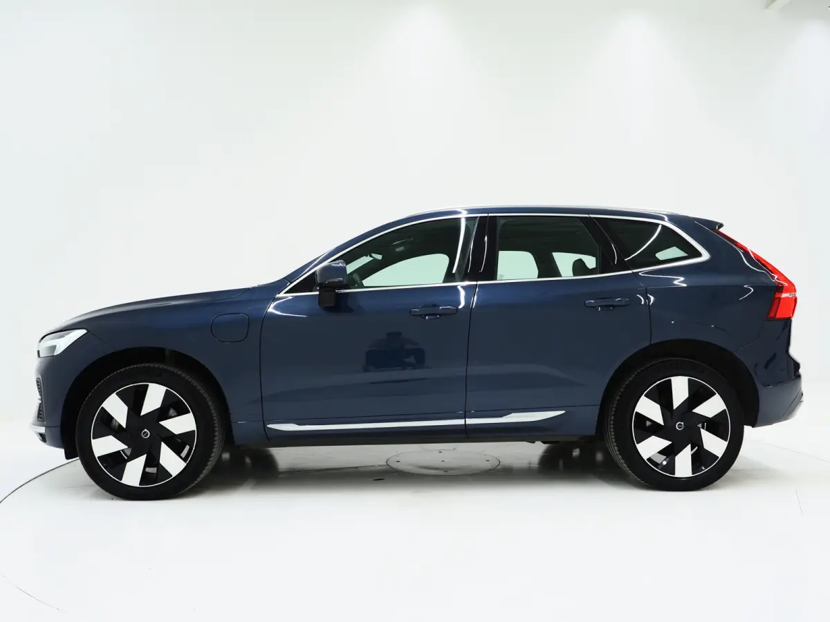 2.0 T6 Plug-in hybrid AWD Ultimate Long Range | Panoramadak | Luchtvering | Tailored Wool Blend | Trekhaak | HUD | Harman/Kardon