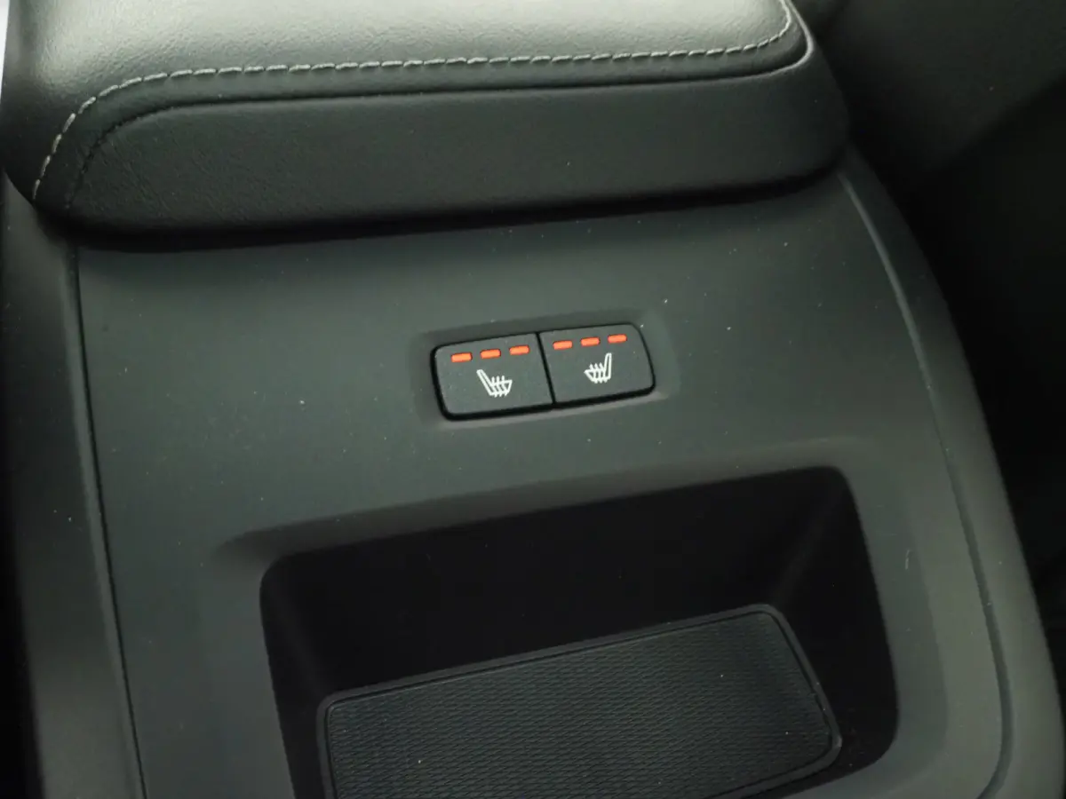 2.0 T6 Plug-in hybrid AWD Ultimate Long Range | Panoramadak | Luchtvering | Tailored Wool Blend | Trekhaak | HUD | Harman/Kardon