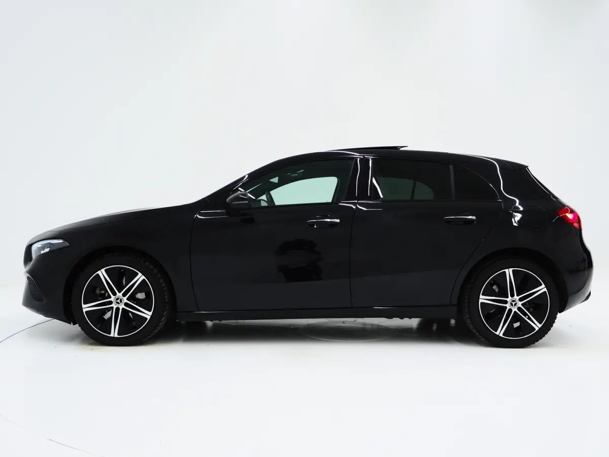 250 e Luxury Line | Panoramadak | Sfeerlicht | Camera | Keyless | Zwarte Hemel | Cruise | DAB