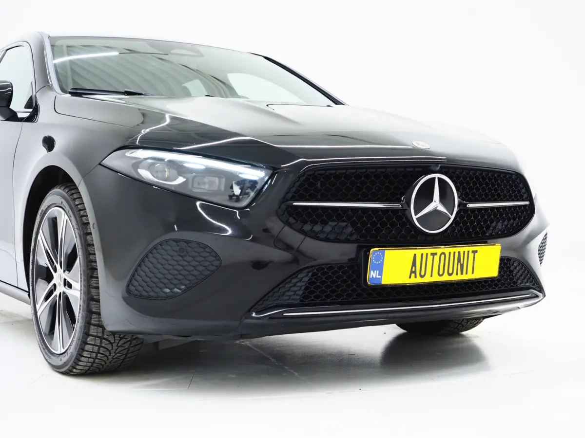 250 e Luxury Line | Panoramadak | Sfeerlicht | Camera | Keyless | Zwarte Hemel | Cruise | DAB