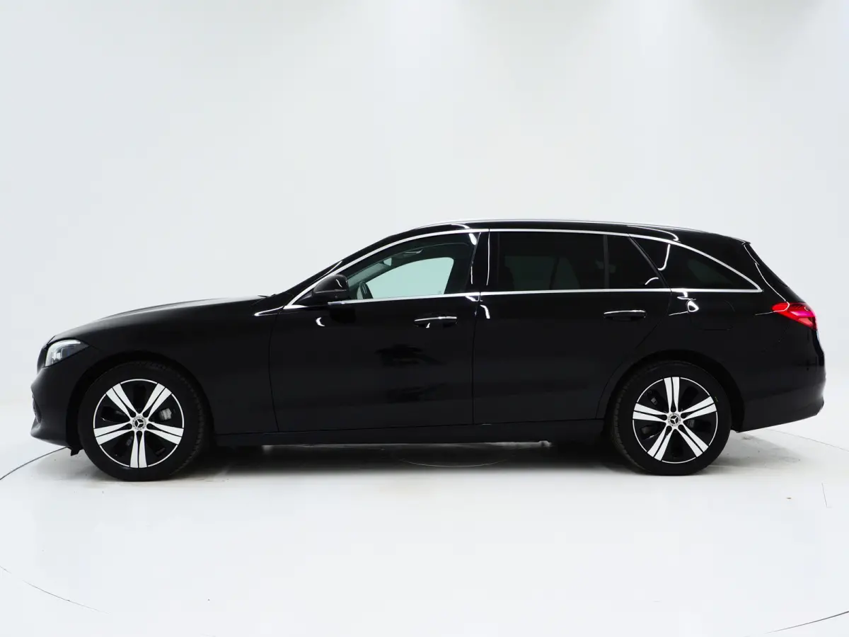 300e Avantgarde | Keyless | Trekhaak | 360 | Dodehoek | Leder | Sfeerverlichting | Carplay