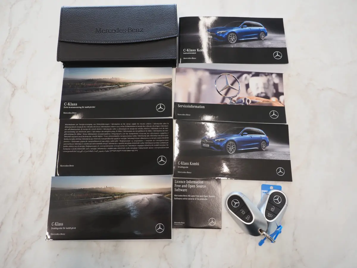 300e Avantgarde | Keyless | Trekhaak | 360 | Dodehoek | Leder | Sfeerverlichting | Carplay