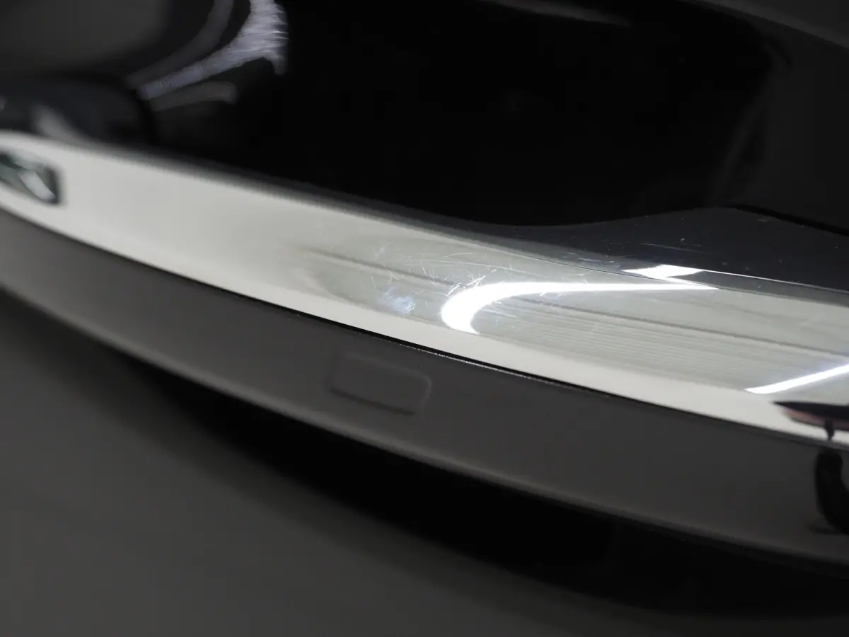 300e Avantgarde | Keyless | Trekhaak | 360 | Dodehoek | Leder | Sfeerverlichting | Carplay
