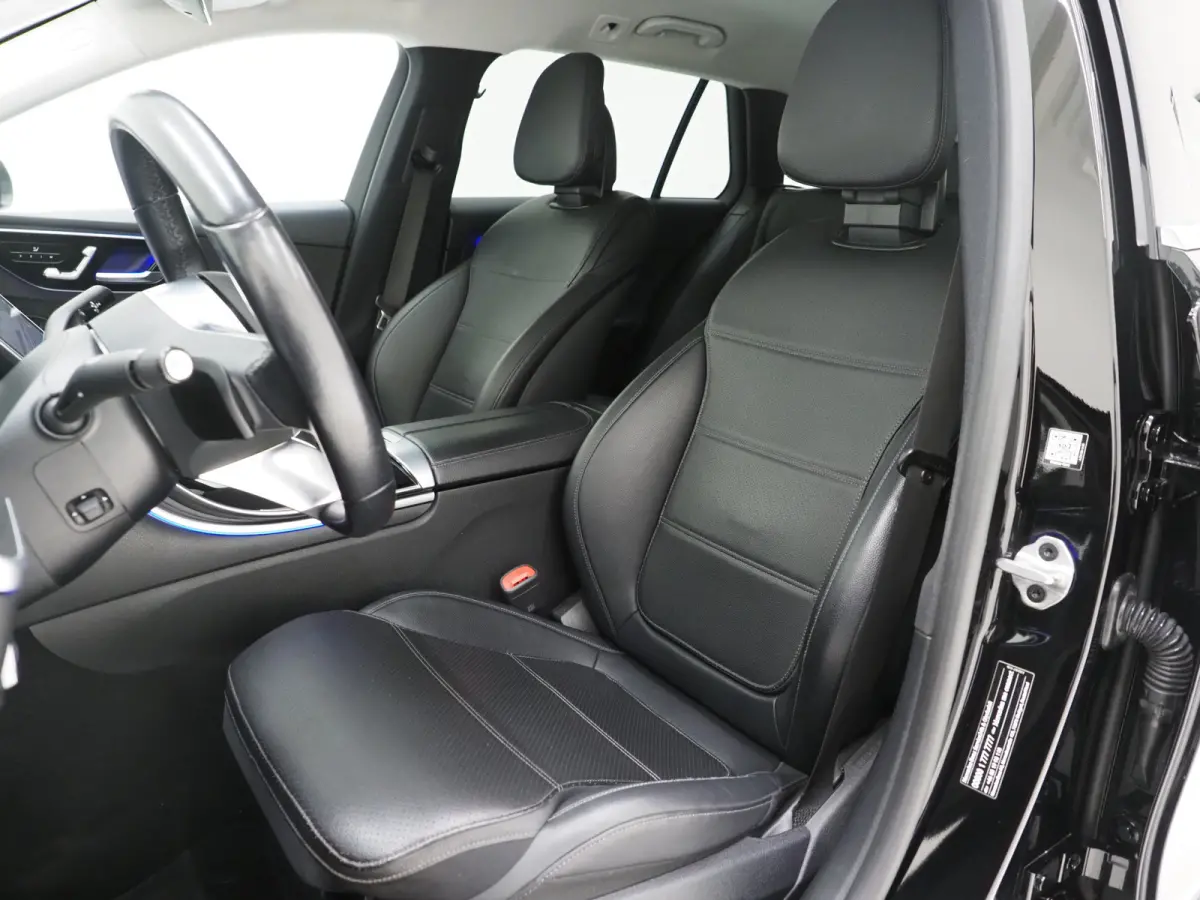 300e Avantgarde | Keyless | Trekhaak | 360 | Dodehoek | Leder | Sfeerverlichting | Carplay