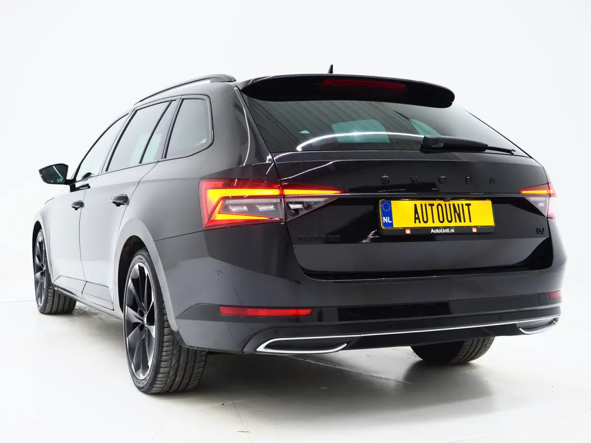 1.4 TSI iV Sportline | Sportstoelen | Adaptive Cruise | Trekhaak | Keyless | Camera | Memory | Sfeerlicht