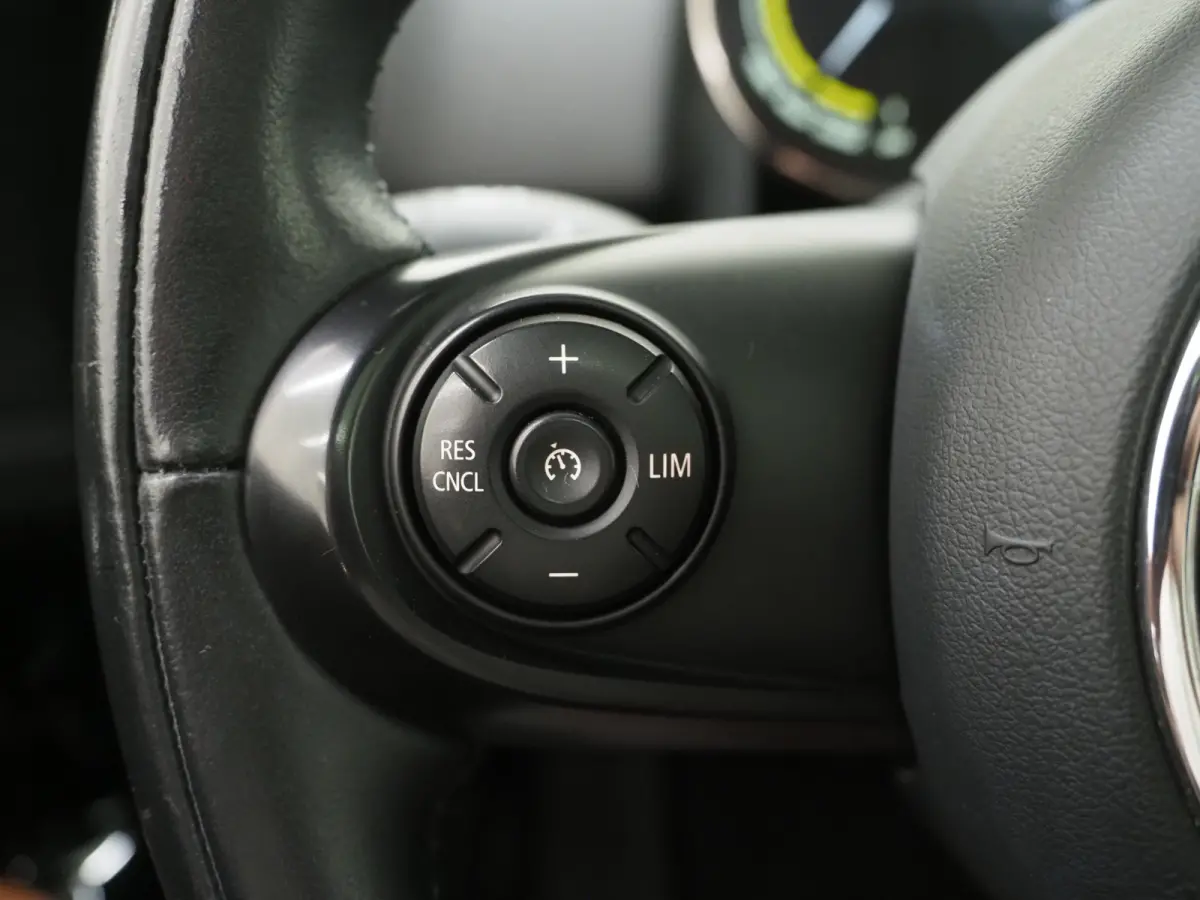 Mini 1.5 Cooper ALL4 Facelift | Panoramadak | Leder | Harman/Kardon | HUD | Keyless | Memory | Camera | Carplay