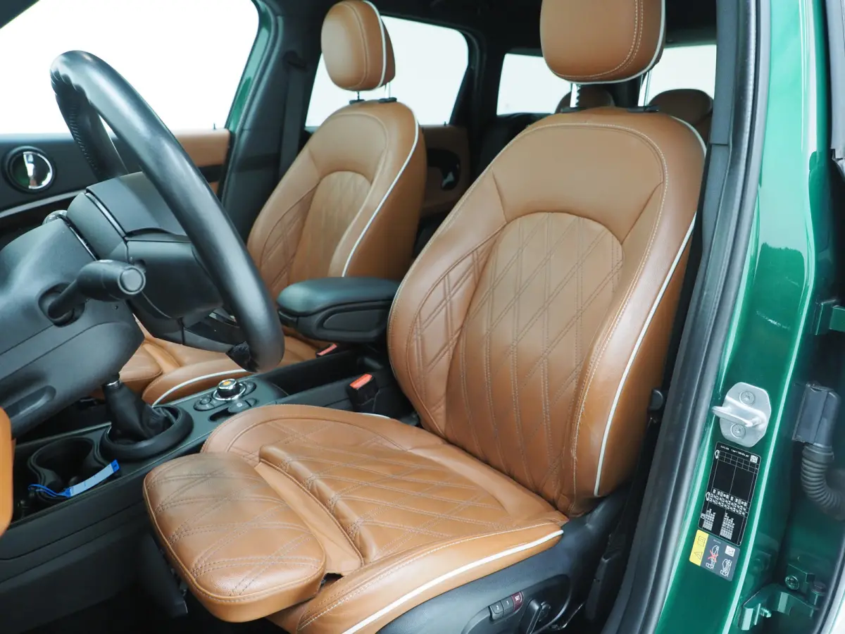 Mini 1.5 Cooper ALL4 Facelift | Panoramadak | Leder | Harman/Kardon | HUD | Keyless | Memory | Camera | Carplay