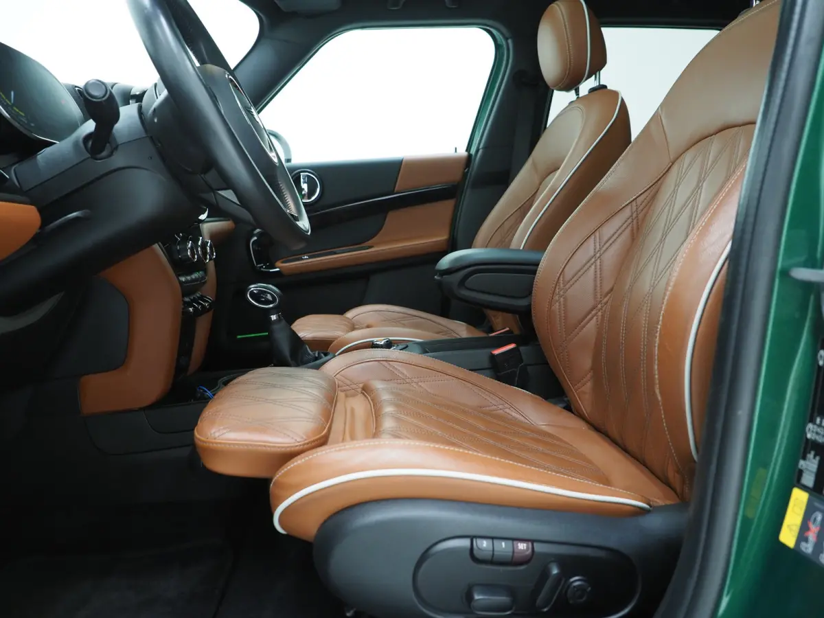 Mini 1.5 Cooper ALL4 Facelift | Panoramadak | Leder | Harman/Kardon | HUD | Keyless | Memory | Camera | Carplay