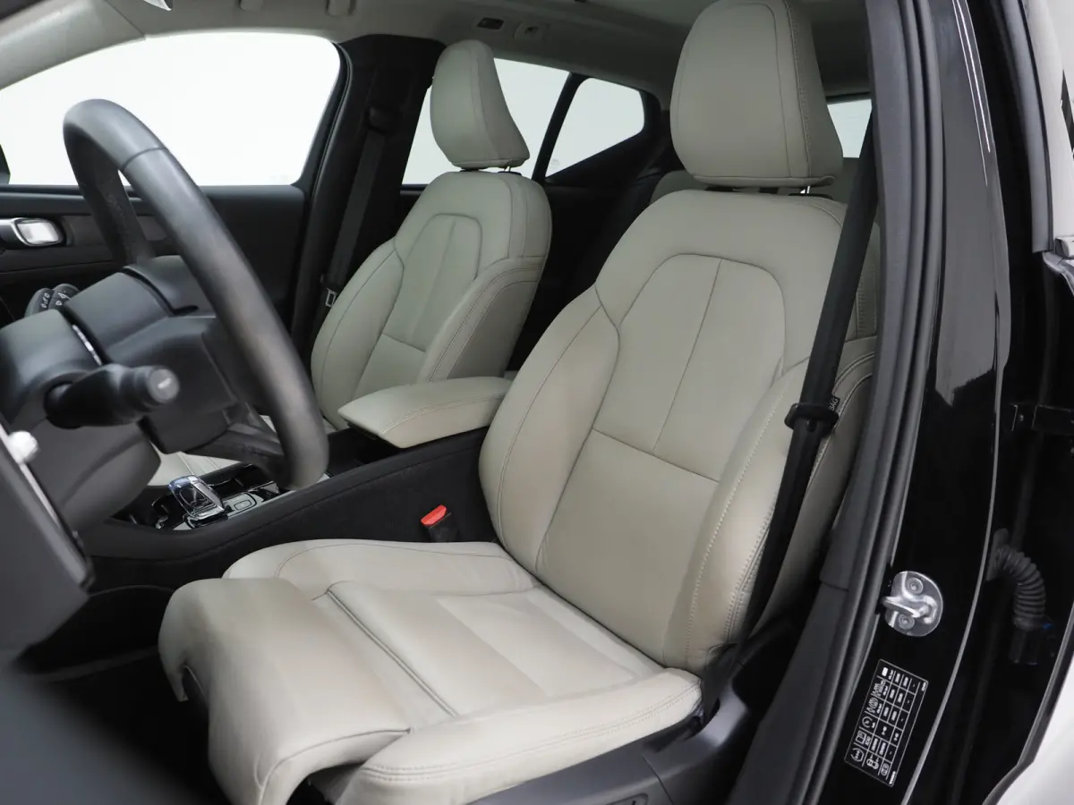 1.5 T5 Plug-in hybrid Ultimate Dark | Panoramadak | Pilot Assist | Harman/Kardon | Leder | Keyless | 360 | BLIS | Carplay