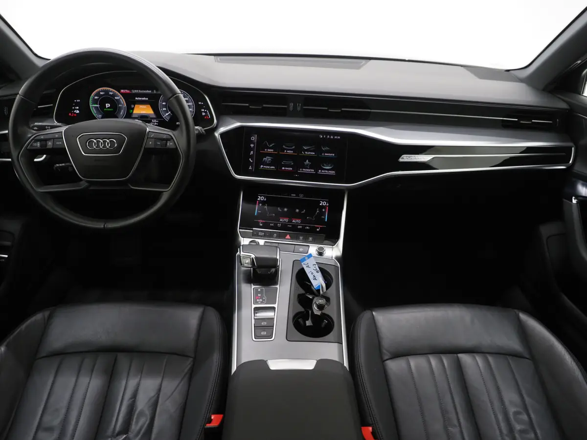 50 TFSI e quattro | Leder | Trekhaak | Keyless | Memory | Camera | DAB | Carplay