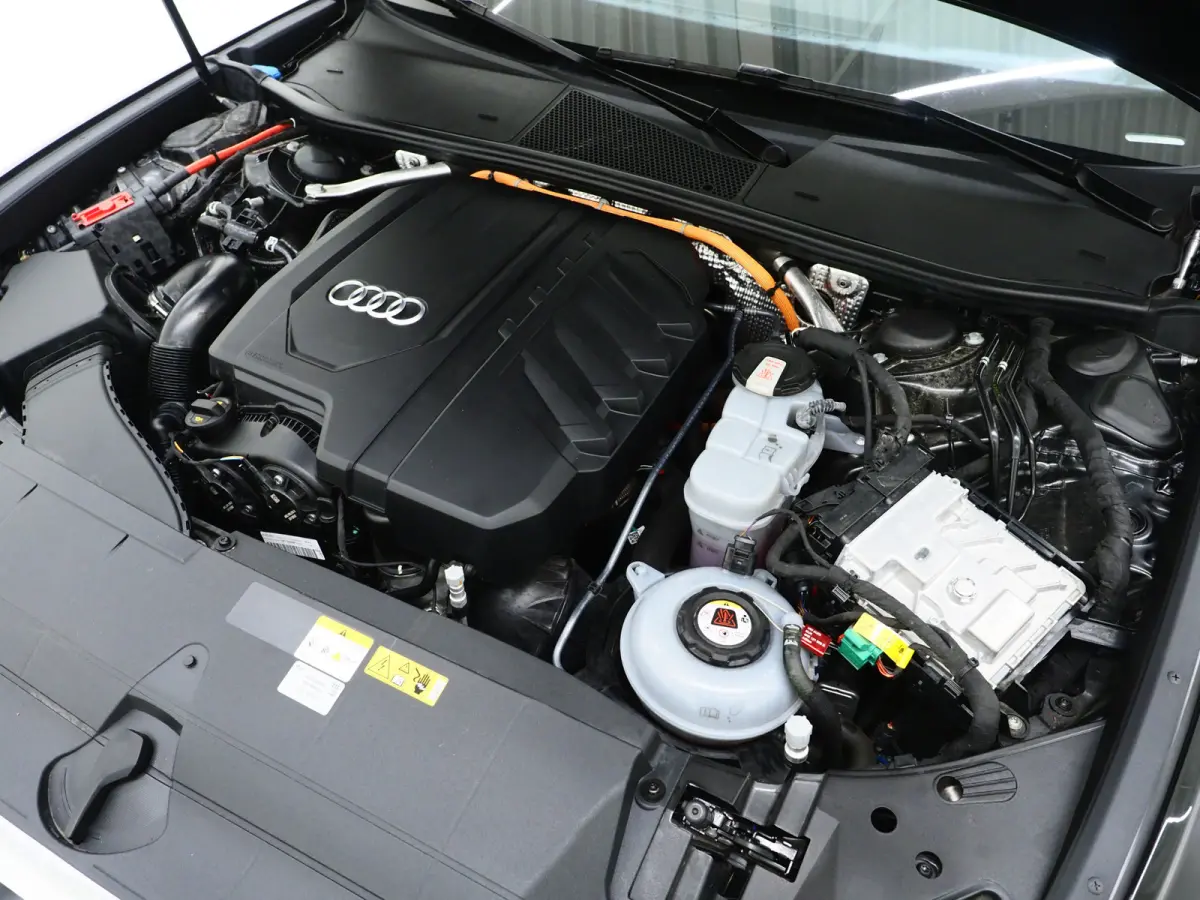 50 TFSI e quattro | Leder | Trekhaak | 360 | Keyless | Adaptive Cruise | Memory | Carplay