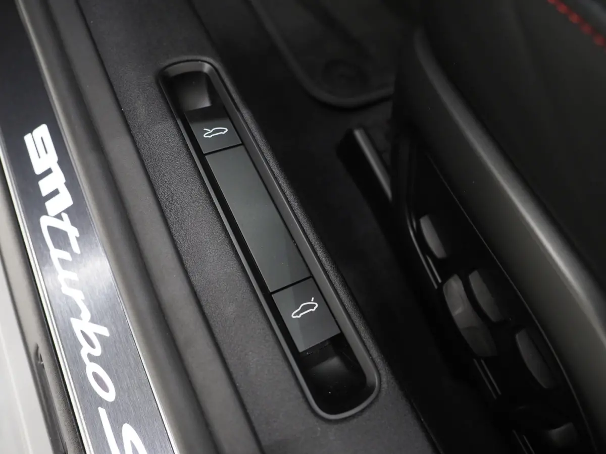 3.8 Turbo S | Aero Kit | Keramisch | Burmester | Sportuitlaat | SportDesign | Full Option