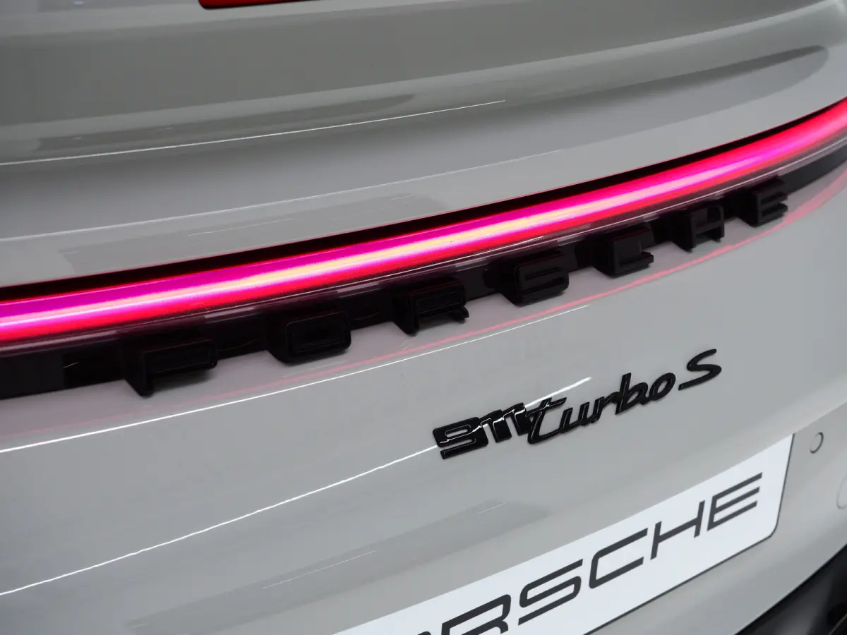 3.8 Turbo S | Aero Kit | Keramisch | Burmester | Sportuitlaat | SportDesign | Full Option