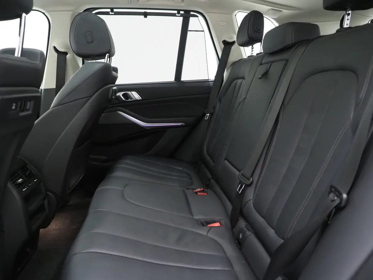 xDrive45e High Executive | Panoramadak | Leder | Trekhaak | Luchtvering | HUD | Camera | Sfeerlicht | Carplay