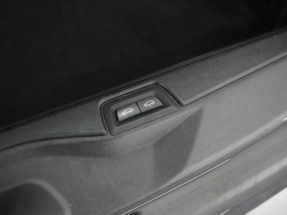 xDrive45e High Executive | Panoramadak | Leder | Trekhaak | Luchtvering | HUD | Camera | Sfeerlicht | Carplay