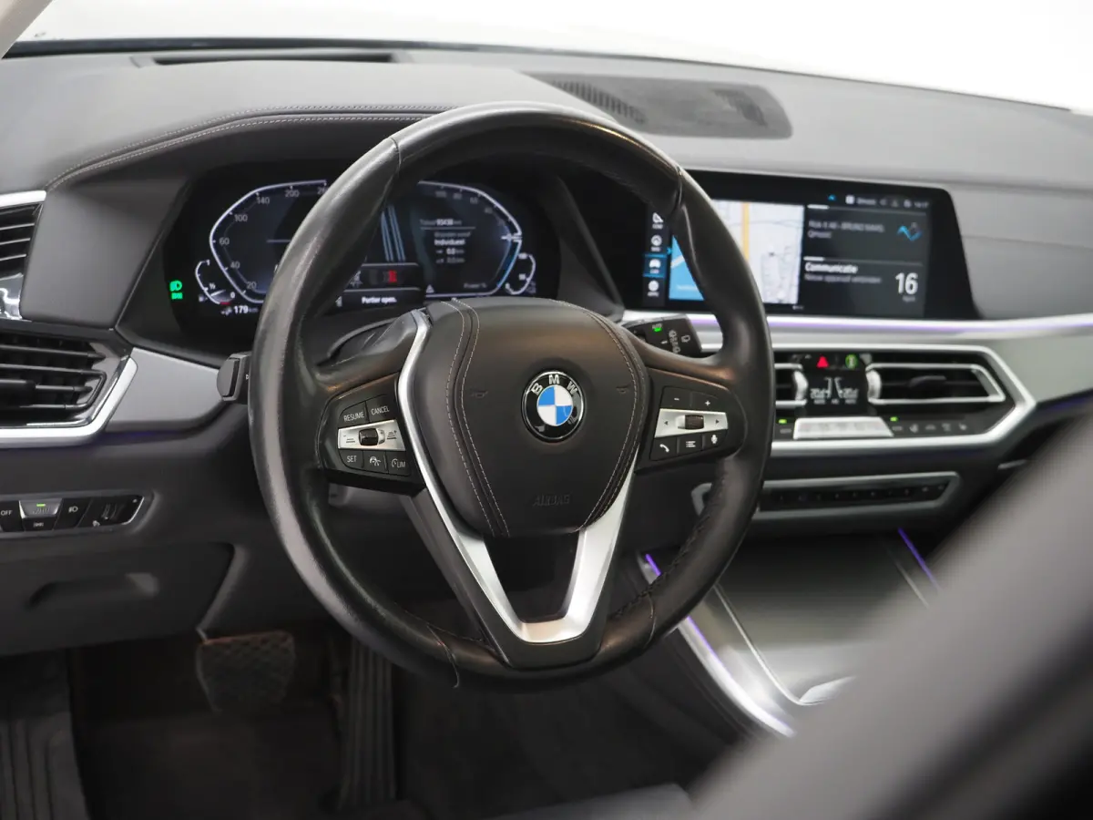 xDrive45e High Executive | Panoramadak | Leder | Trekhaak | Luchtvering | HUD | Camera | Sfeerlicht | Carplay