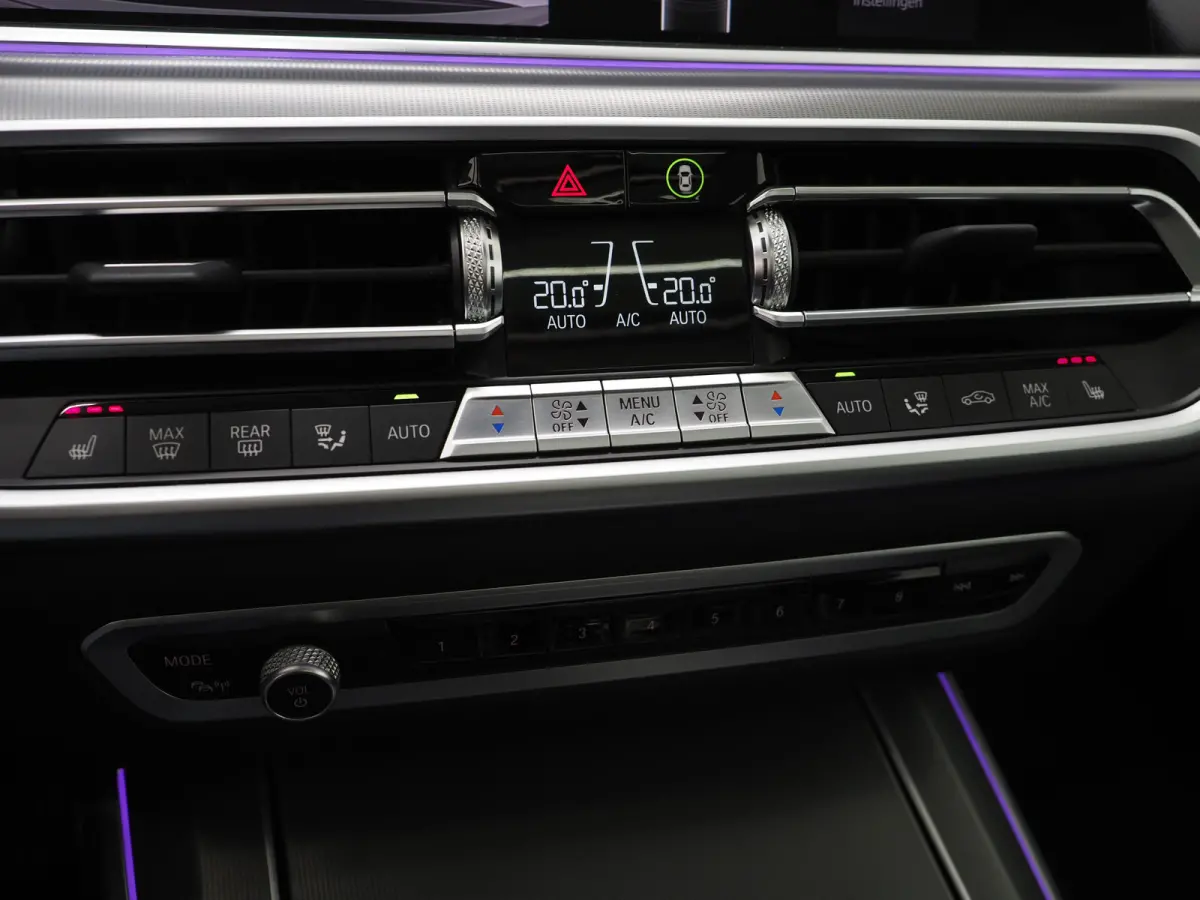 xDrive45e High Executive | Panoramadak | Leder | Trekhaak | Luchtvering | HUD | Camera | Sfeerlicht | Carplay