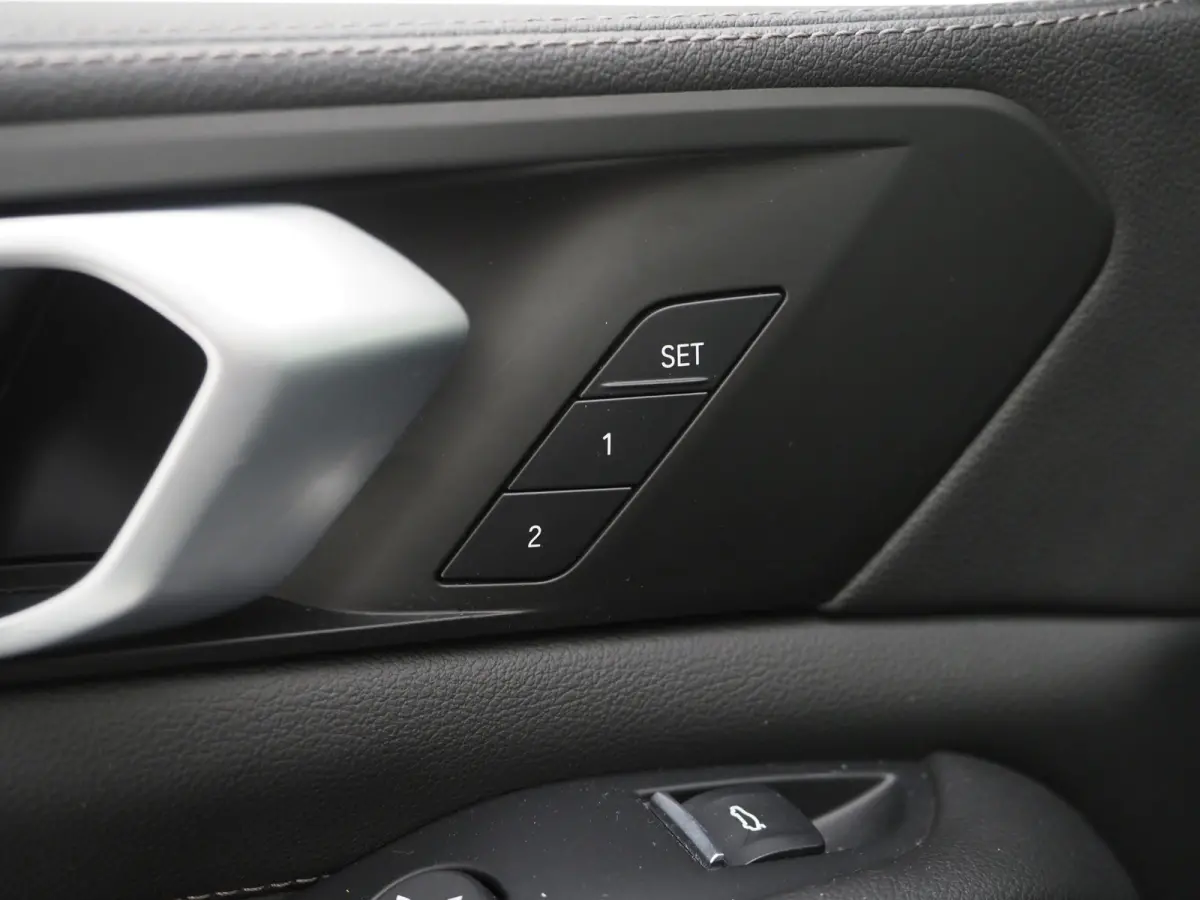 xDrive45e High Executive | Panoramadak | Leder | Trekhaak | Luchtvering | HUD | Camera | Sfeerlicht | Carplay