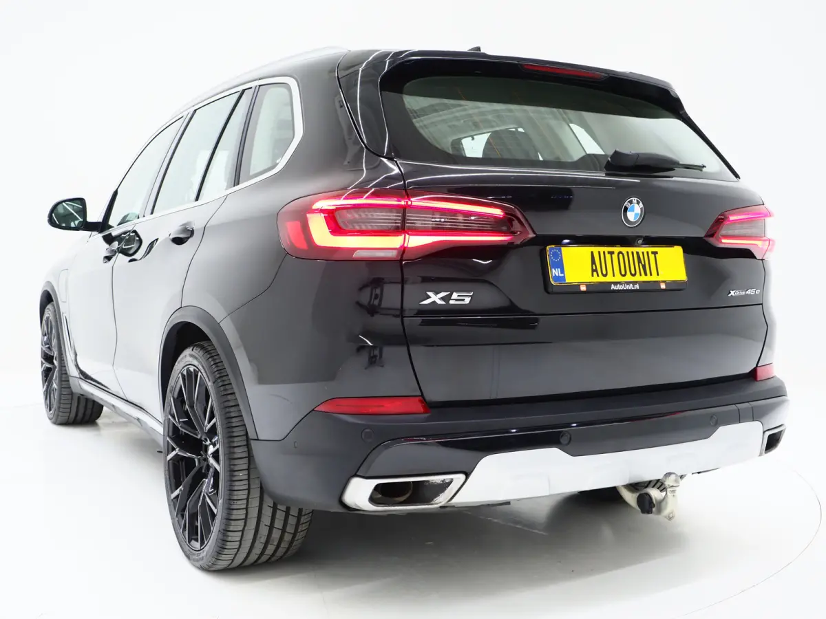 xDrive45e High Executive | Panoramadak | Leder | Trekhaak | Luchtvering | HUD | Camera | Sfeerlicht | Carplay