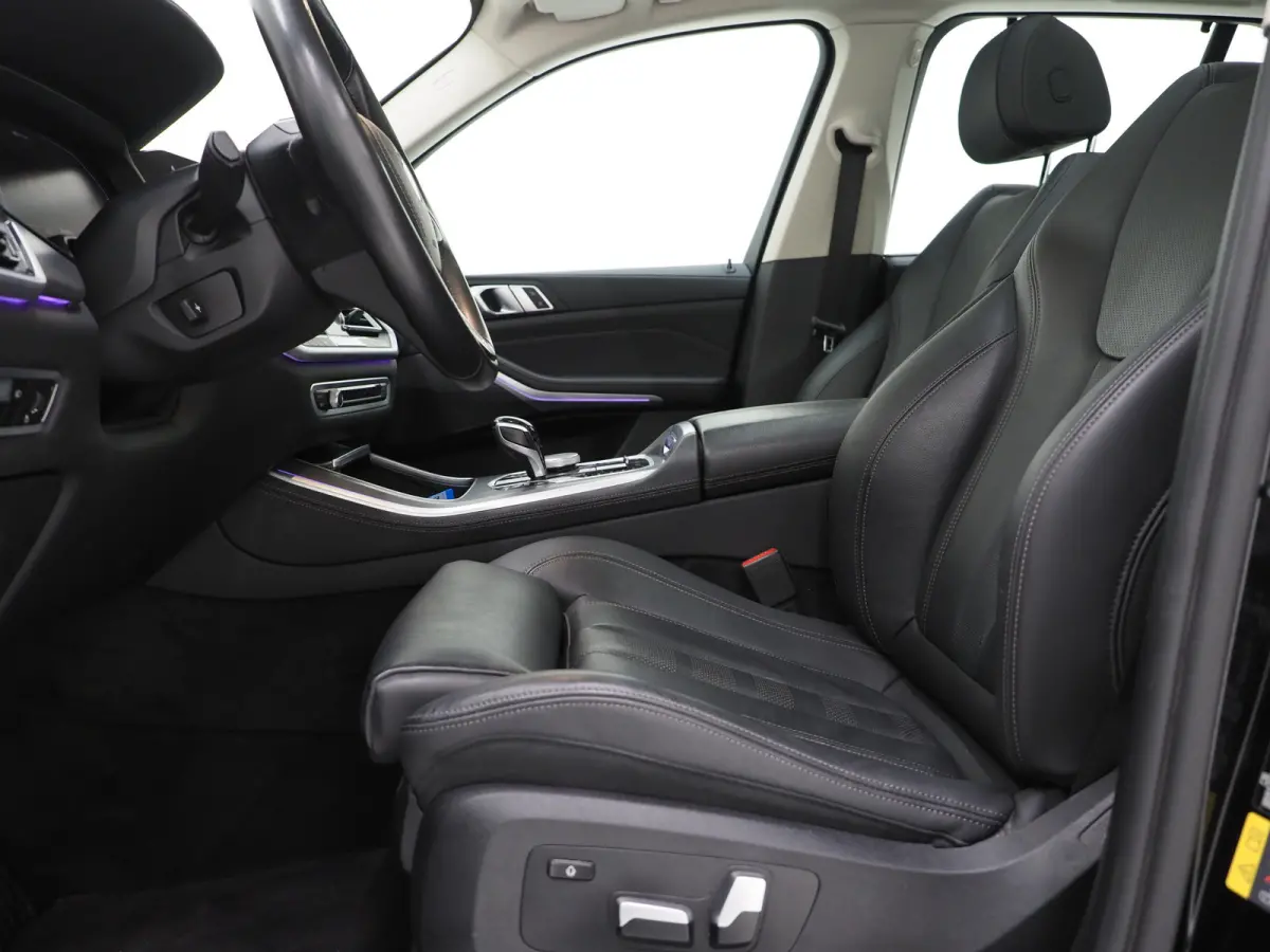 xDrive45e High Executive | Panoramadak | Leder | Trekhaak | Luchtvering | HUD | Camera | Sfeerlicht | Carplay