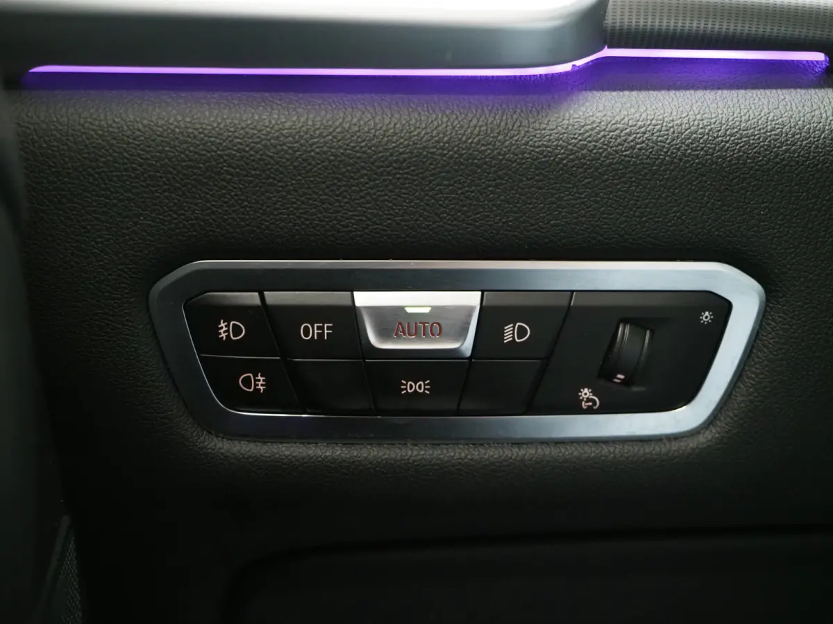 xDrive45e High Executive | Panoramadak | Leder | Trekhaak | Luchtvering | HUD | Camera | Sfeerlicht | Carplay