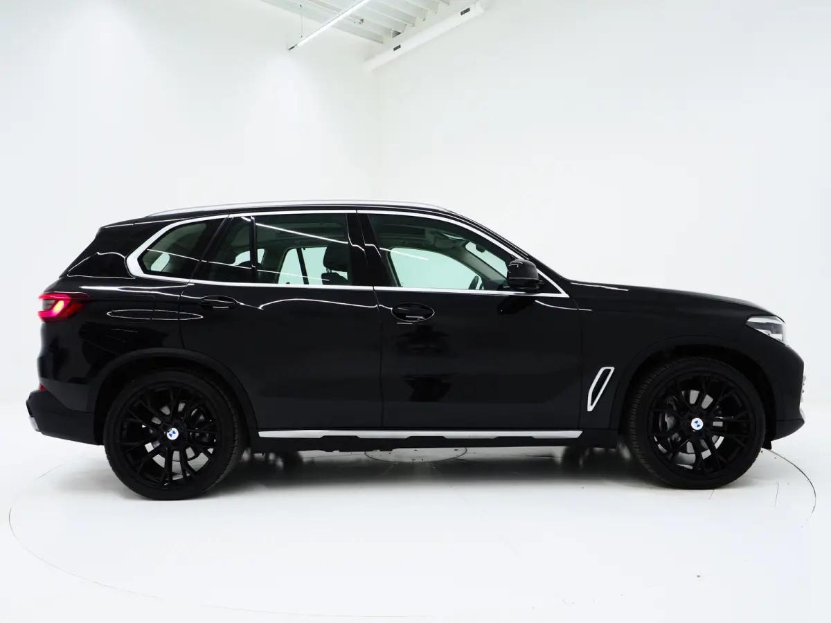 xDrive45e High Executive | Panoramadak | Leder | Trekhaak | Luchtvering | HUD | Camera | Sfeerlicht | Carplay