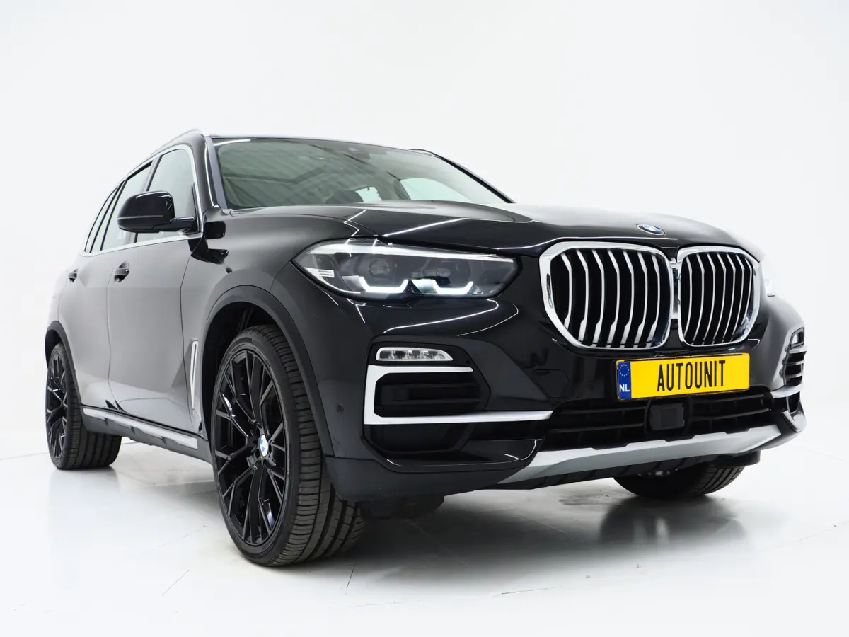 xDrive45e High Executive | Panoramadak | Leder | Trekhaak | Luchtvering | HUD | Camera | Sfeerlicht | Carplay