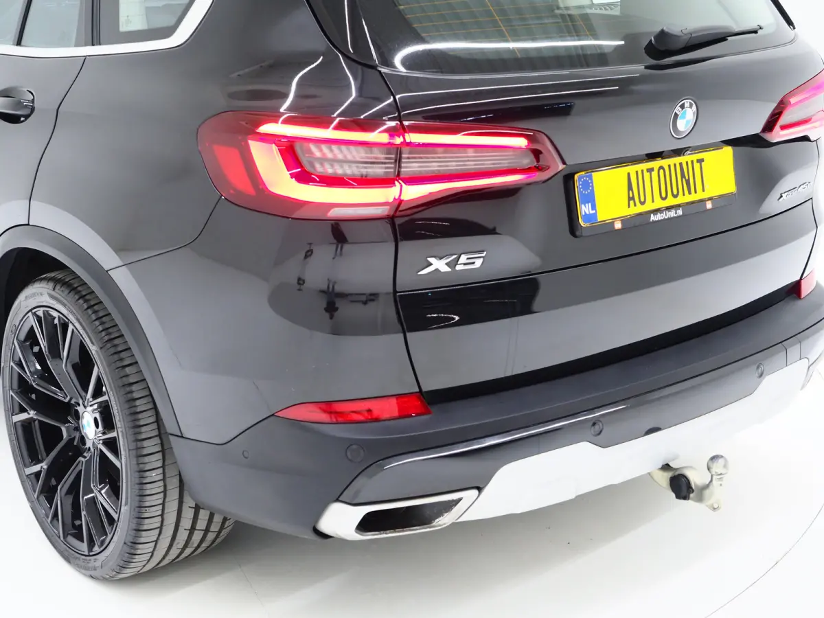 xDrive45e High Executive | Panoramadak | Leder | Trekhaak | Luchtvering | HUD | Camera | Sfeerlicht | Carplay
