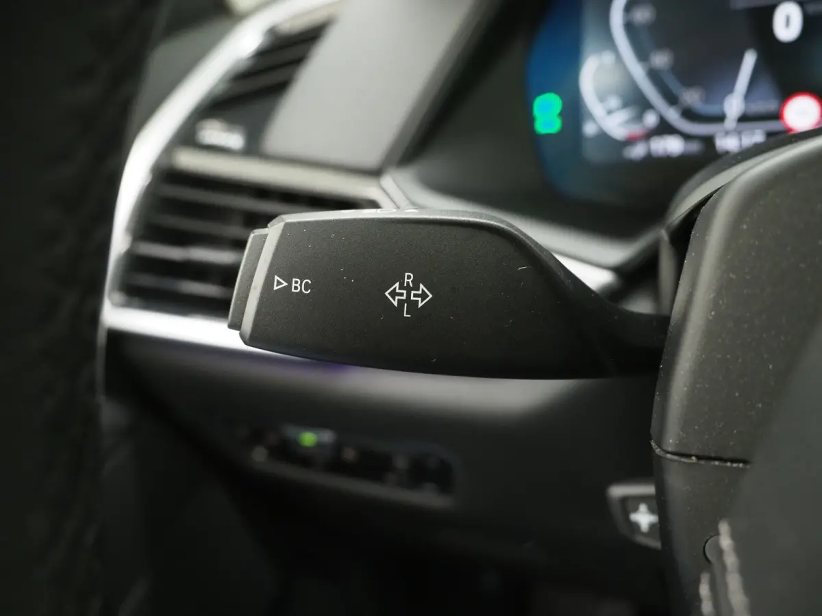xDrive45e High Executive | Panoramadak | Leder | Trekhaak | Luchtvering | HUD | Camera | Sfeerlicht | Carplay
